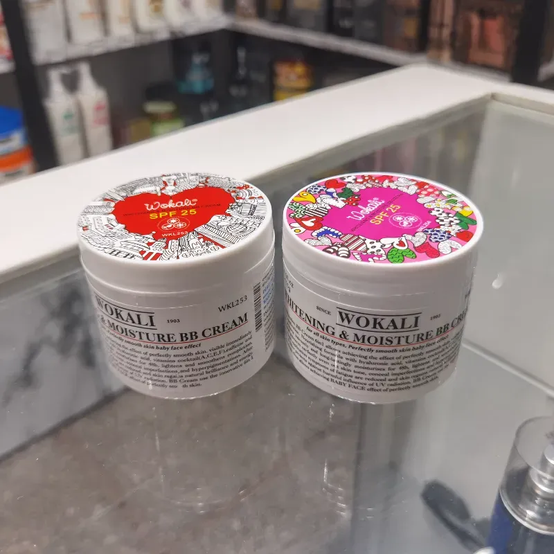 Crema faciale blanqueadora, hidratante, con protección UV y color