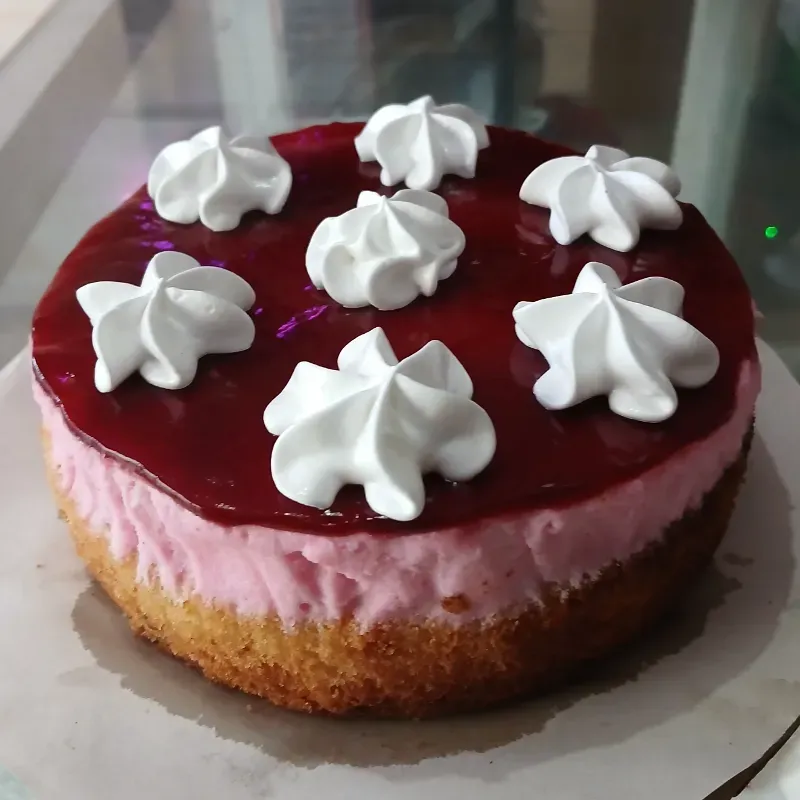 Torta con semifrio de fresa 