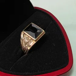 Anillo de hombre