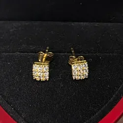 Aretes cuadrados tipo galeria con brillantes