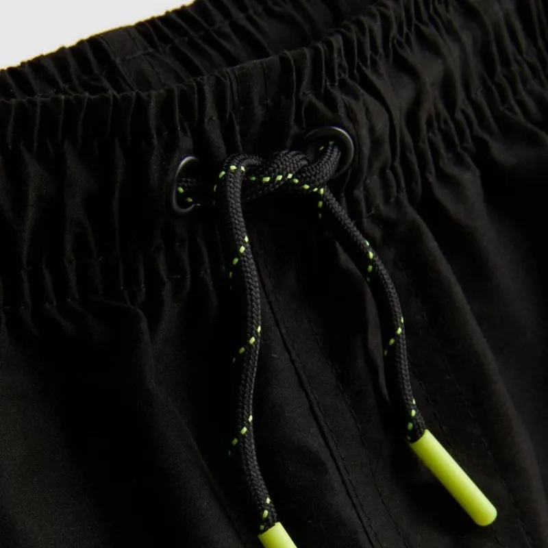 Bañador corto con cordón ajustable