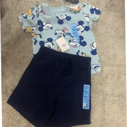 Conjunto de short y Pulover de Mickey Mause
