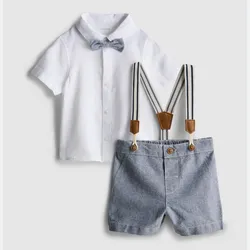 Conjunto de traje y lazo.