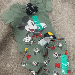 Conjunto verde de Mickey Mause