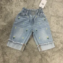 Pantalon de mezclilla con flores