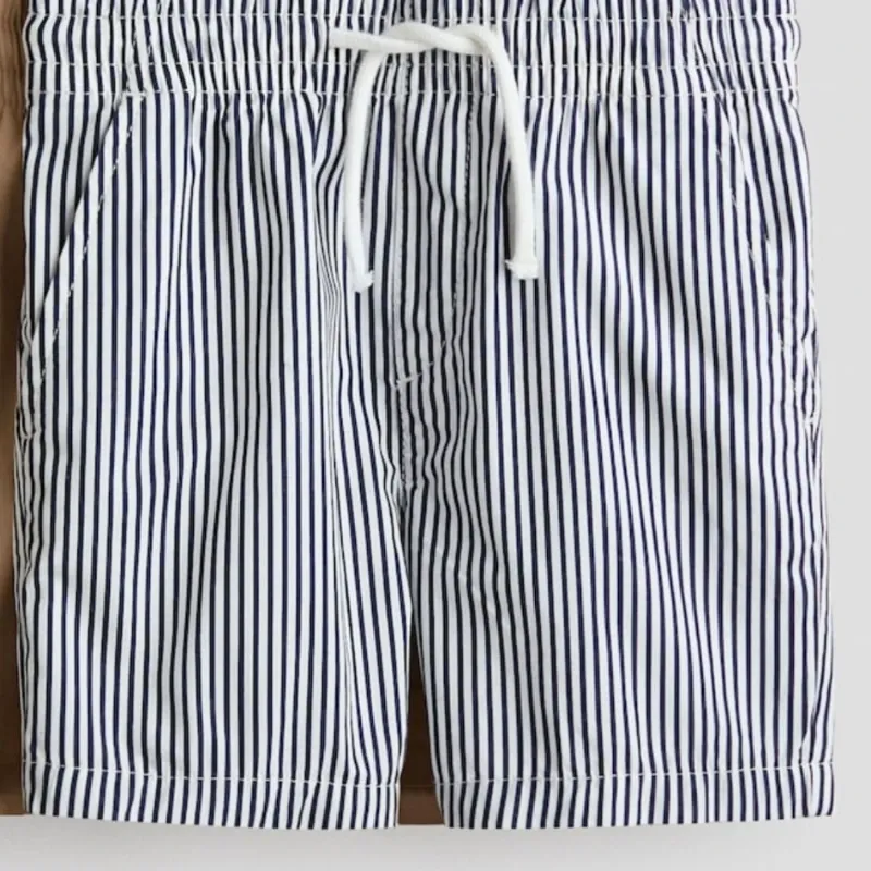 Short corto de algodón con estampado de rayas