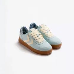 Zapatillas azules de niña