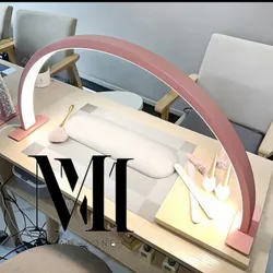 Lámpara  de mesa media luna 