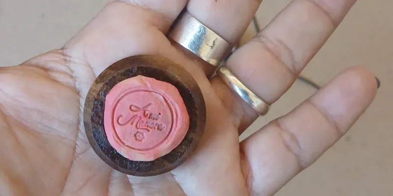 SELLO DE PLASTILINA PARA PUERTAS