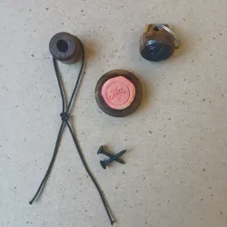 SELLO DE PLASTILINA PARA PUERTAS