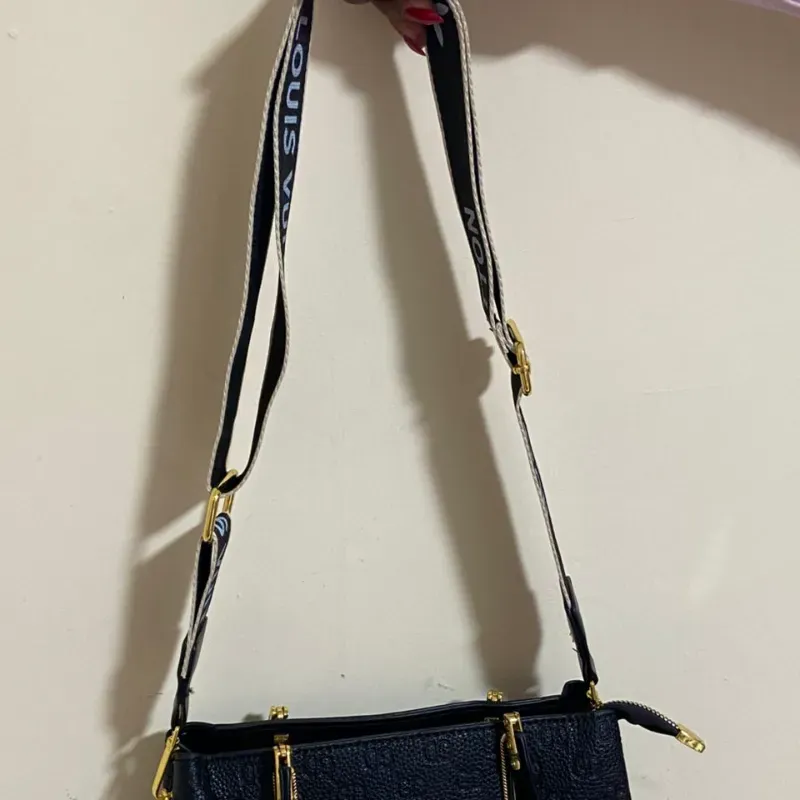 Louis Vuitton con tira