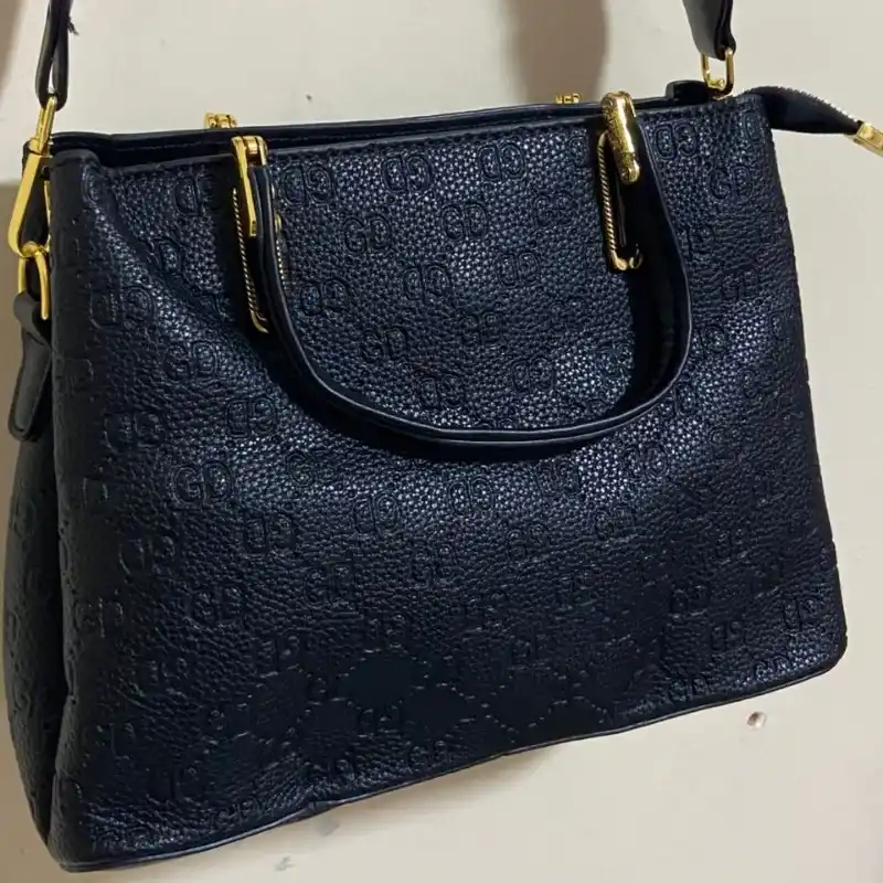 Louis Vuitton con tira