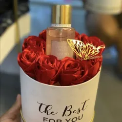 Buque de rosas con perfume