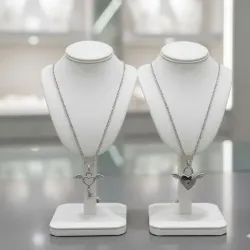 Collares de candado y llave plateado