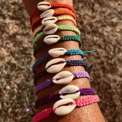 Pulseras con caracoles 
