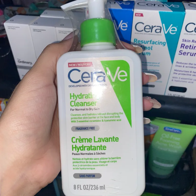CeraVe Hydrating Facial Cleanser💚