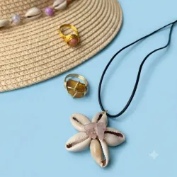 Collar de flor con cauris
