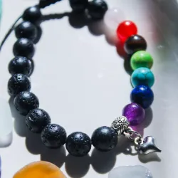 Pulsera de los 7 chacras con piedras volcánicas 