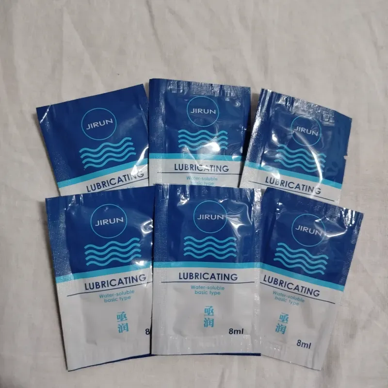 6 paquetitos de lubricante 