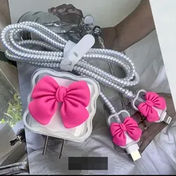 Protector de cargador lazo a relevos rosa fuerte