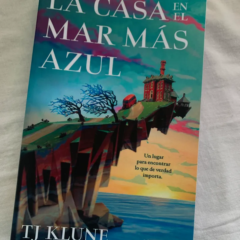 La casa en el mar más azul 