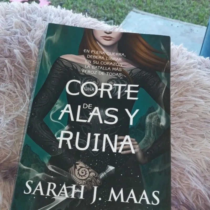 Una corte de alas y ruina