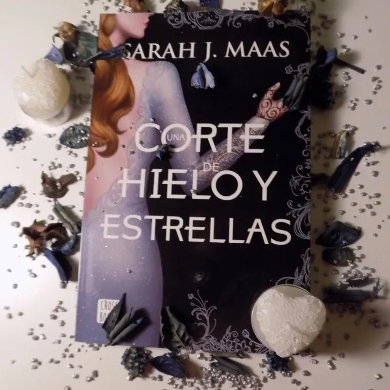 Una corte de hielo y estrellas 