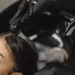 Lavado + Peinado Cabello Medio (a los hombros) 