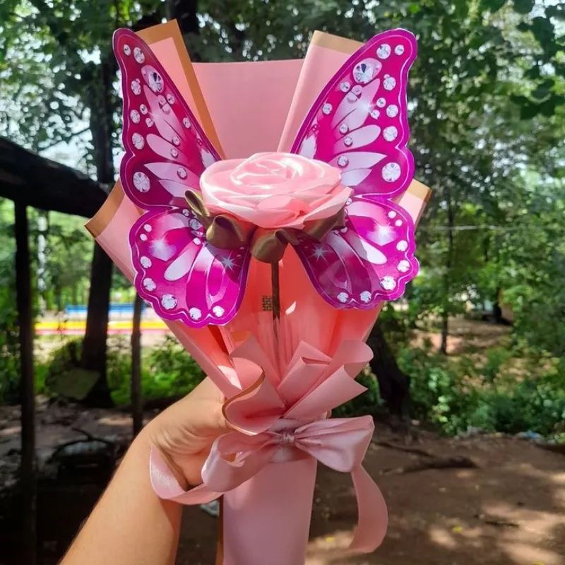 ROSA CON MARIPOSA