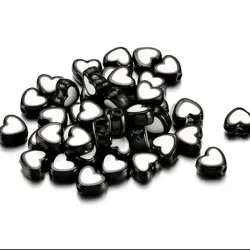 Corazones negros y blancos