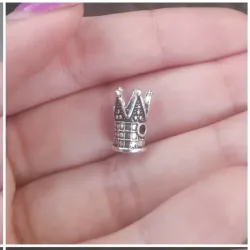 Dije corona de rey plateado