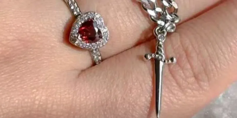 Juego de pulsera  de espada y anillo para parejas