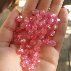 Perlas en forma de rombo tornasol  rosa de 8 mm