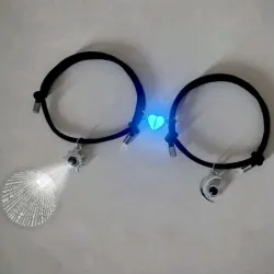 Pulsera Sol vs Luna con Dije proyector ´´Te amo en 100 idiomas´´