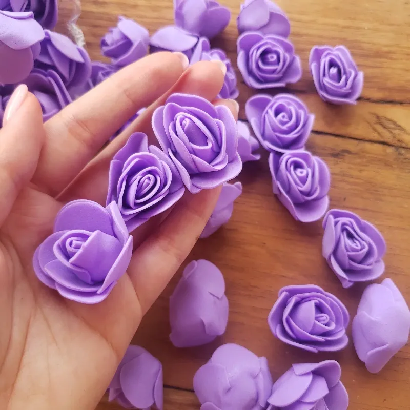 Rosas de foami violeta 