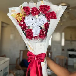 Corazón de Rosas 💖🌹”