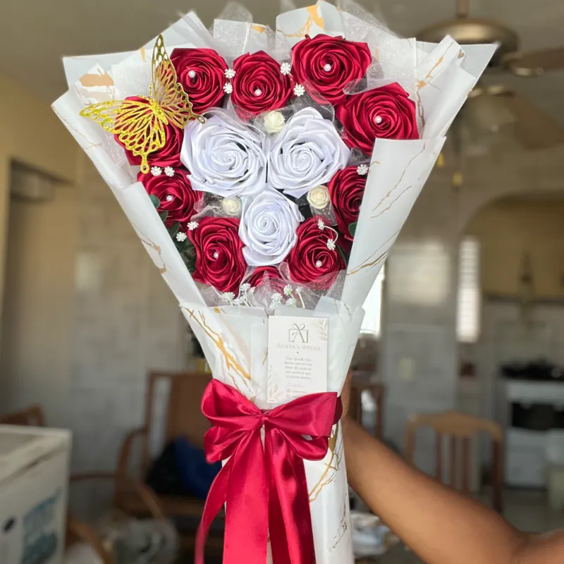 Corazón de Rosas 💖🌹”