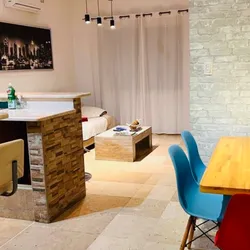 📍 MIRAMAR | ZONA PASEO MARÍTIMO Ubicación estratégica y muy demandada, cerca de hoteles, restaurantes, servicios y principales avenidas.