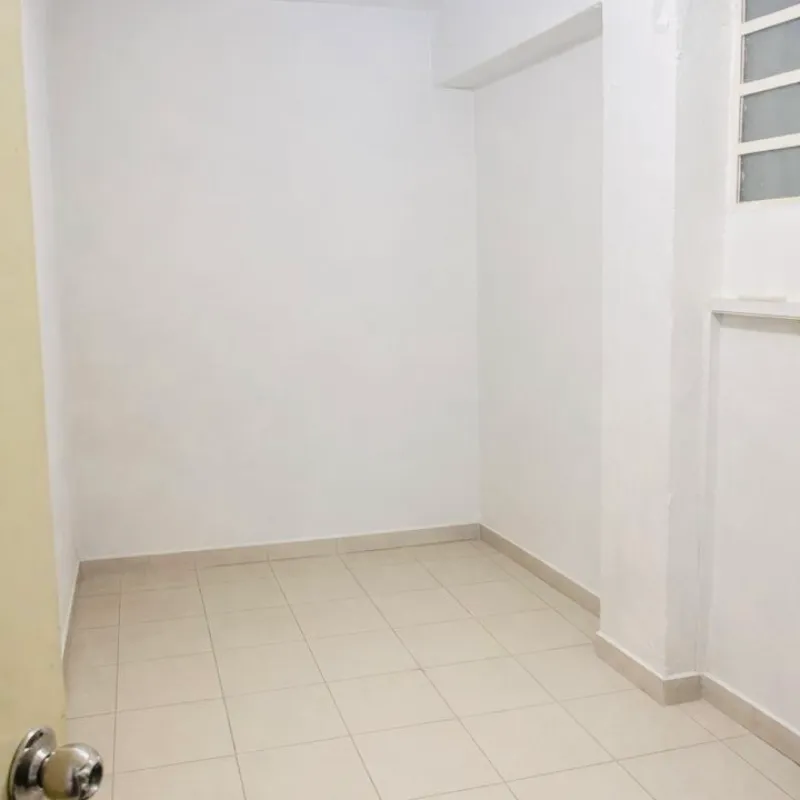 ✨ OPORTUNIDAD DE INVERSIÓN EN EL CORAZÓN DE LA HABANA ✨ 📍 A solo una cuadra del icónico Paseo del Prado, en la prestigiosa Avenida del Puerto, una de las zonas más estratégicas y demandadas de La Habana.