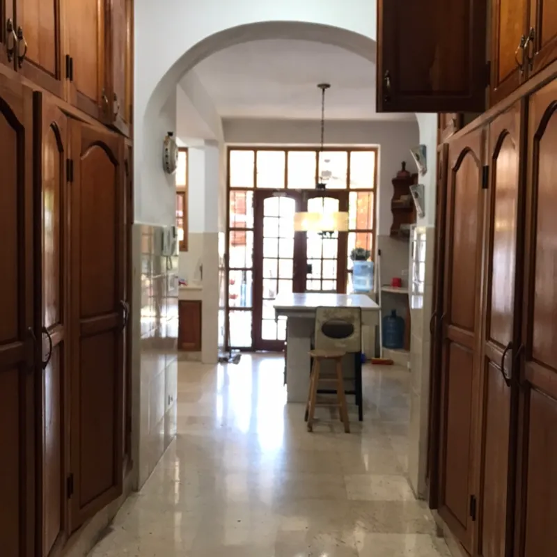 VENTA DE PROPIEDAD DE LUJO | KOHLY, PLAYA Casa independiente de lujo en venta en Kohly, Playa, ubicada en reparto residencial de alta demanda, muy cerca de avenidas principales.