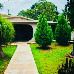 PROPIEDAD EXCLUSIVA CON PISCINA | ALTO POTENCIAL DE NEGOCIO  📍 Ubicada en Reloj Club