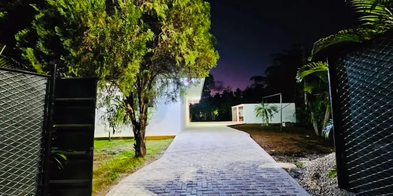 RENTA LINEAL 🏡 CASA DE LUJO INDEPENDIENTE  📍 Reparto Residencial Siboney – La Habana