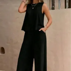 Conjunto negro de blusa sin mangas  y pantaloneta 