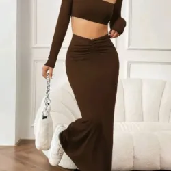 Conjunto Carmelita de saya larga y blusa mangar largas 