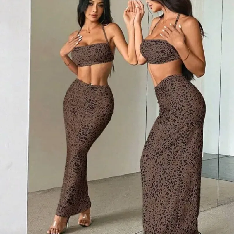 Conjunto de saya , Carmelita de leopardo con tira en la espalda 