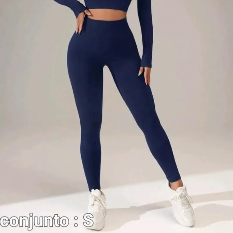 Conjunto levanta glúteos , mangas largas color azul ministro 