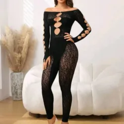 Mono negro de malla con diseño de huecos 