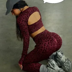 Mono marrón leopardo