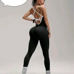 Mono negro de tirantes blancos