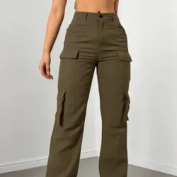 Pantalón verde de bolsillos corte recto 